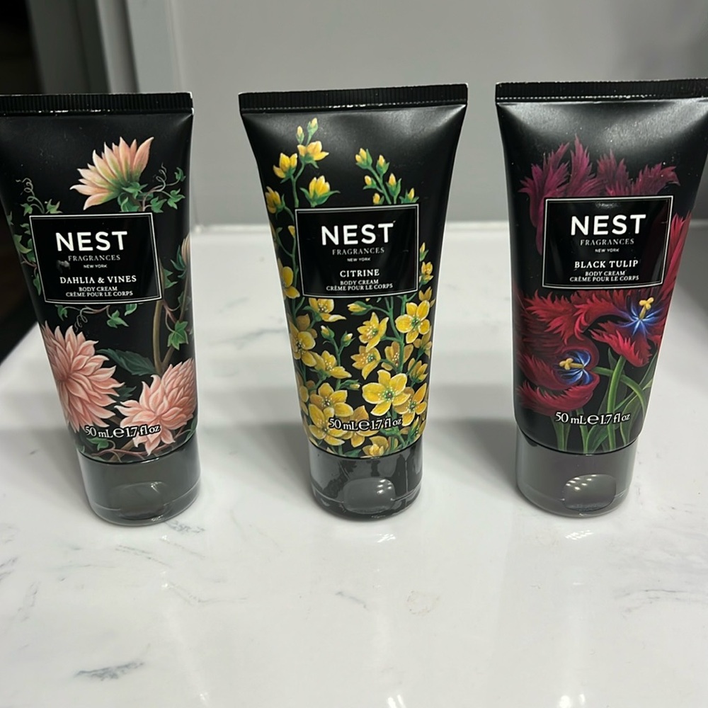 Nest Fragrances Dahlia Vines and Citrine, (2) Black Tulip Hand Cream Set (4)